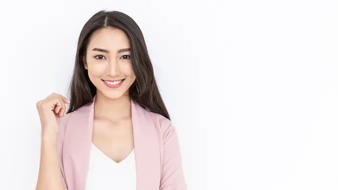 bekerja tegas dewasa mandiri tersenyum bahagia