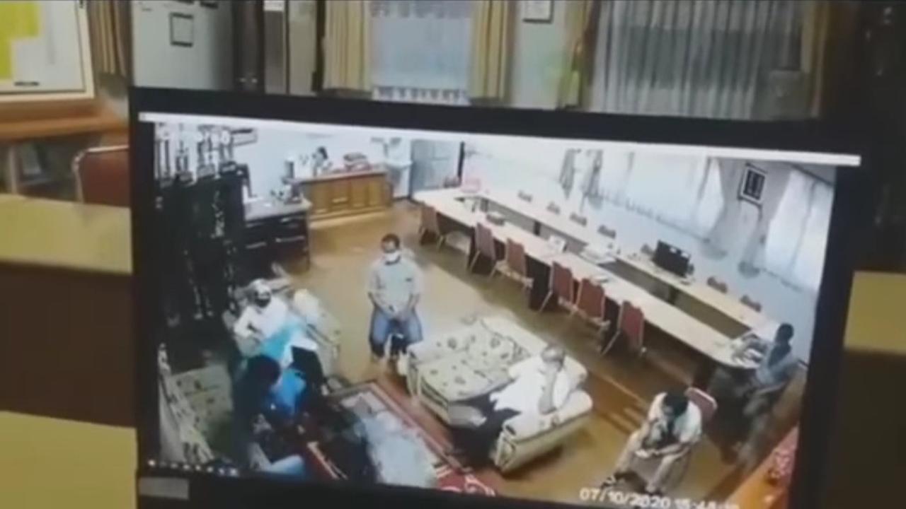 Video oknum lurah mengamuk di ruang Kepsek SMAN 3 Kota Tangerang Selatan