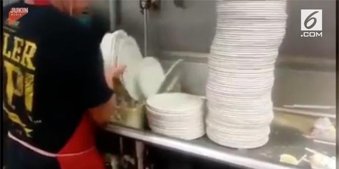 VIDEO: Cuci Tumpukan Piring dalam Waktu Singkat, Begini Caranya