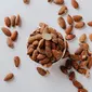 Ilustrasi Almond Credit: pexels.com/Karolina