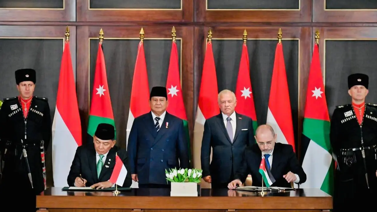 Presiden Prabowo Subianto dan Raja Yordania, Abdullah II bin Al-Hussein, menyaksikan langsung penandatanganan empat nota kesepahaman (Memorandum of Understanding/MoU) strategis antara Indonesia-Yordania.