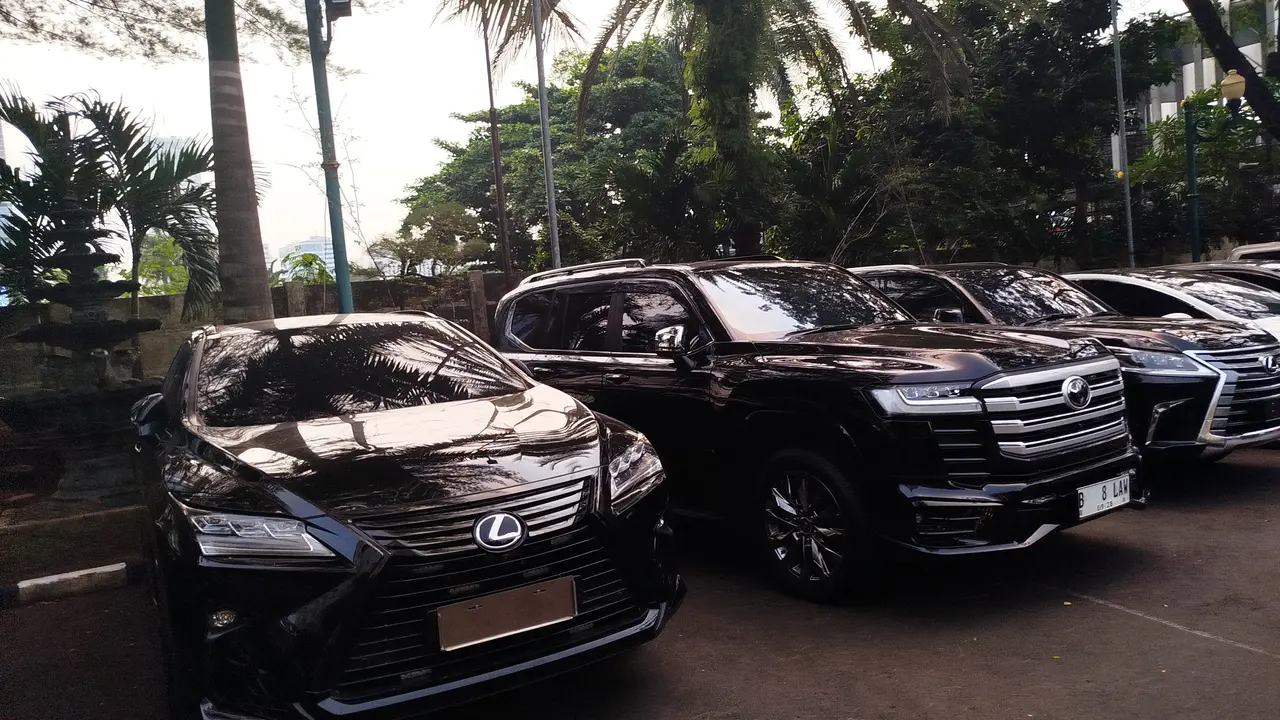 Barang bukti kendaraan pelat dinas palsu DPR.