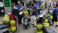 Pemerintah beralasan bahwa larangan bagi pengecer bertujuan memastikan pasokan gas elpiji subsidi 3 kilogram tetap tersedia bagi masyarakat. (Liputan6.com/Herman Zakharia)