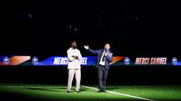 Seperti diketahui, Samuel Umtiti merupakan mantan bek Timnas Prancis yang kala itu berhasil membawa Les Bleus menjadi juara di Piala Dunia 2018. (AFP/Franck Fife)