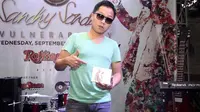 Sandhy Sondoro Ciptakan Lagu Berbahasa Jerman