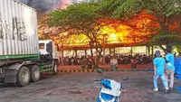 Ratusan Motor Ludes Saat Kebakaran Hebat di Pabrik Ban Purworejo