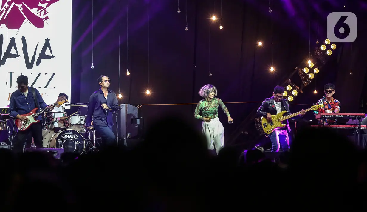 <p>Maliq &amp; D'essential saat pentas di Perhelatan Jakarta Internasional BNI Java Jazz Festival (BNIJJF2022), di JiExpo Kemayoran, Jakarta Pusat, Jumat (27/5/2022). (Liputan6.com/Johan Tallo)</p>