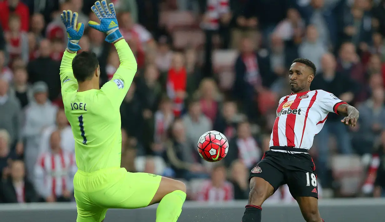 Jermain Defoe. Striker Inggris yang kini berusia 39 tahun dan baru saja pensiun pada Maret 2022 bersama Sunderland ini mampu mencetak 24 gol dari 149 laga saat menjadi pemain pengganti di Liga Inggris bersama 6 klub berbeda, di antaranya West Ham, Tottenham dan Sunderland. (AFP/Scott Heppell)