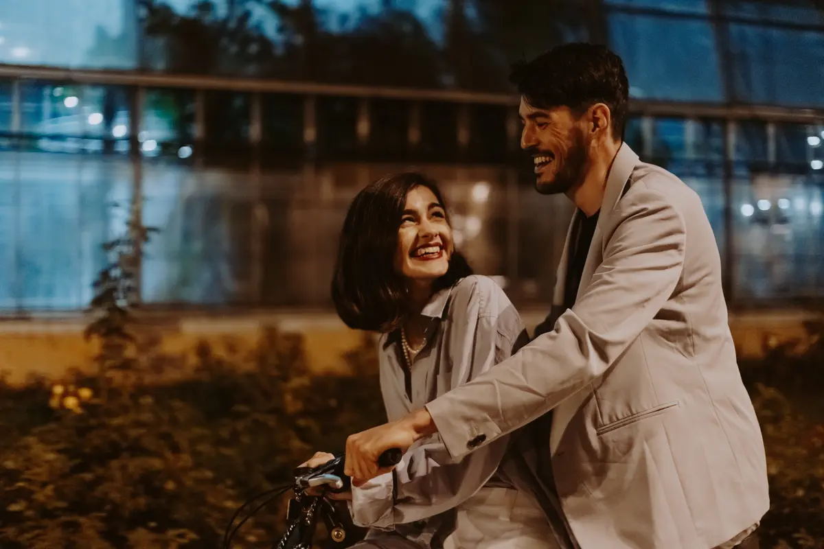 pasangan cinta