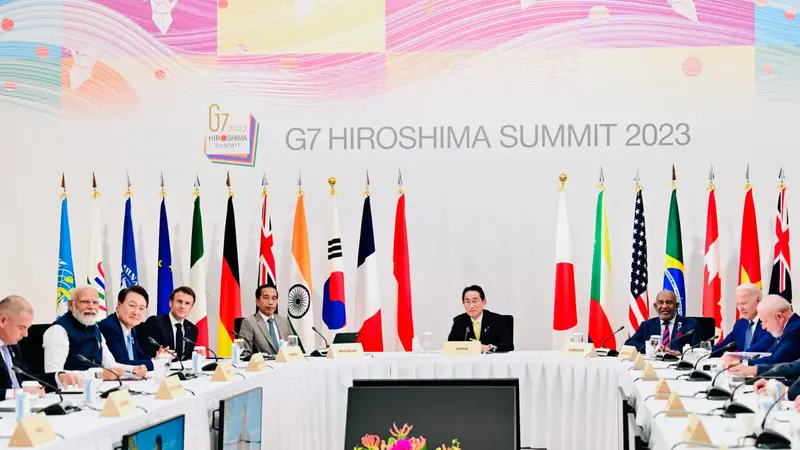 Presiden Jokowi dalam Sesi Kerja Mitra G7 yang membahas soal iklim, energi, dan lingkungan di Grand Prince Hotel Hiroshima, Jepang, pada Sabtu, 20 Mei 2023. (Foto: Laily Rachev - Biro Pers Sekretariat Presiden)