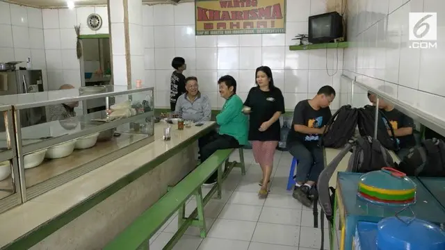 Polresta Depok juga mengungkap penjarahan yang dilakukan geng motor di sebuah Warung Tegal di Cinere sebelum menjarah toko pakaian di Sukmajaya