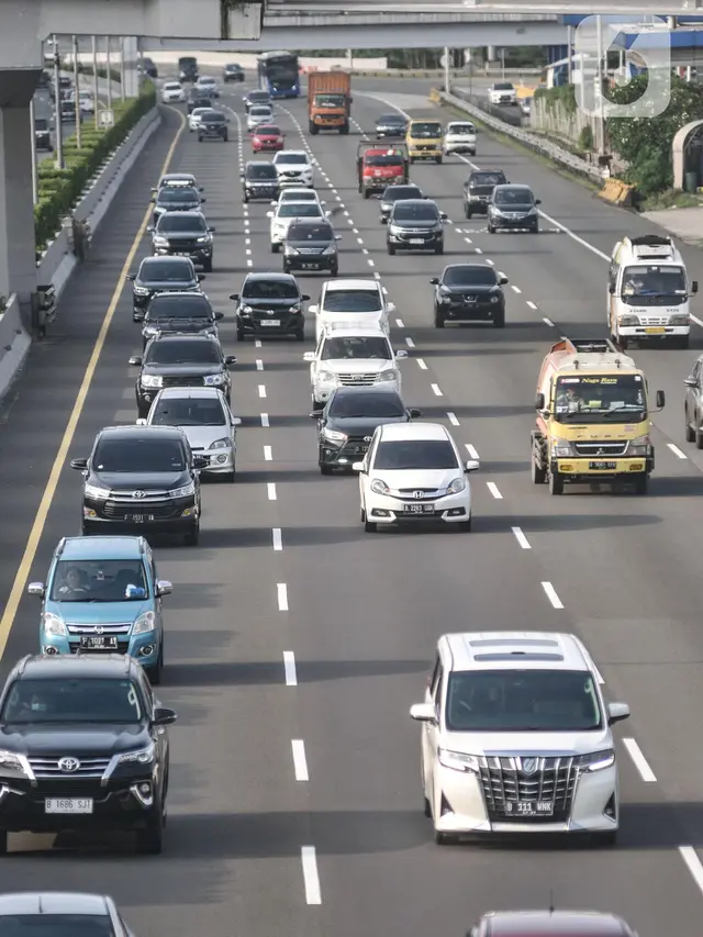 291 Ribu Kendaraan Tinggalkan Jakarta Jelang Libur Nataru