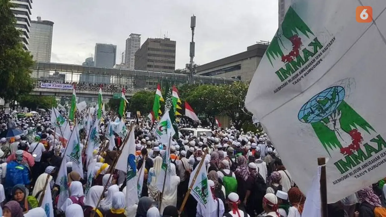 Sejumlah massa dari Kesatuan Aksi Mahasiswa Muslim Indonesia (KAMMI). Foto: Istimewa (Arfandi/Liputan6.com)