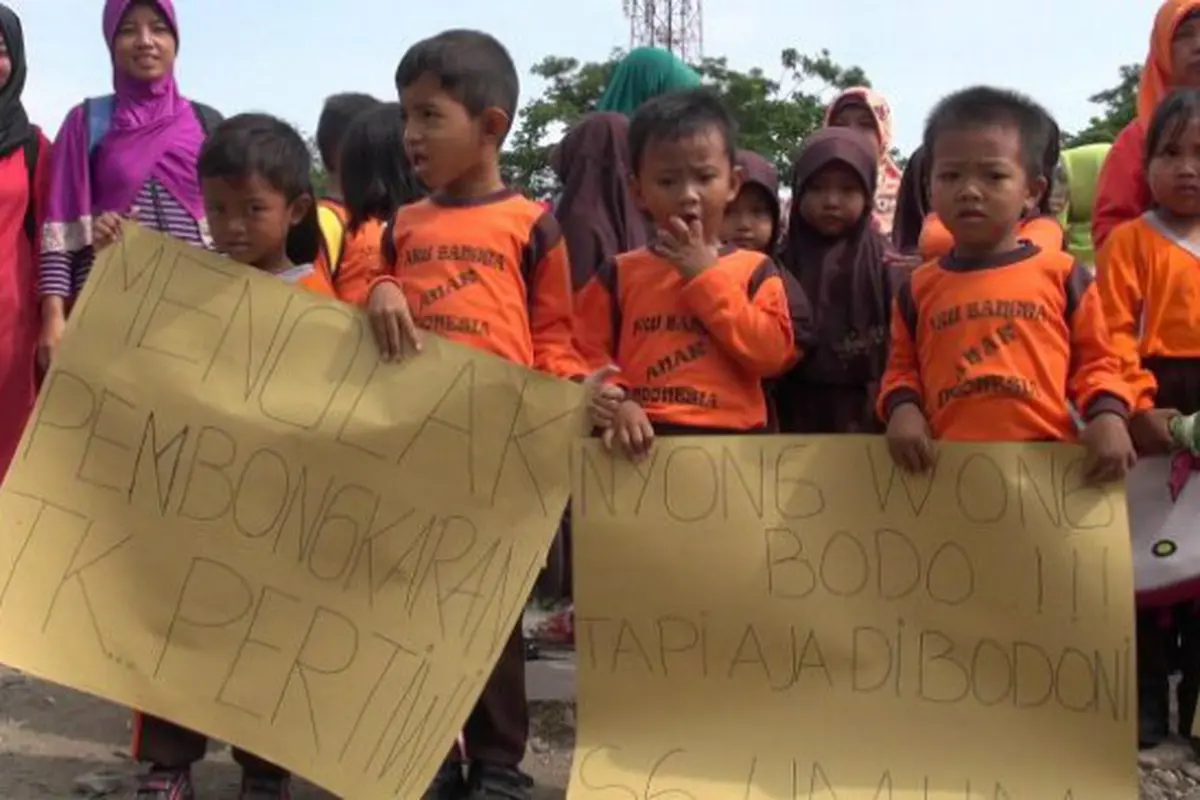 Anak TK Demo di Tegal