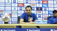 Pelatih PSIS Semarang, Gilbert Agius, saat mengikuti sesi konferensi pers jelang pertandingan melawan Persija Jakarta pada pekan ke-31 kompetisi BRI Liga 1 2022/2023. (dok. PSIS)