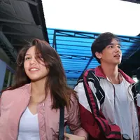 Kedekatan Adipati  Dolken dan Vanesha Prescilla sudah bukan hal yang dirahasiakan lagi. Bahkan, banyak yang mengatakan bahwa hubungan spesial terjadi di antara mereka berdua. (Nurwahyunan/Bintang.com)