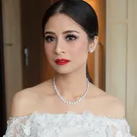 Ilustrasi memakai makeup. (Foto: Instagram/marlenehariman).