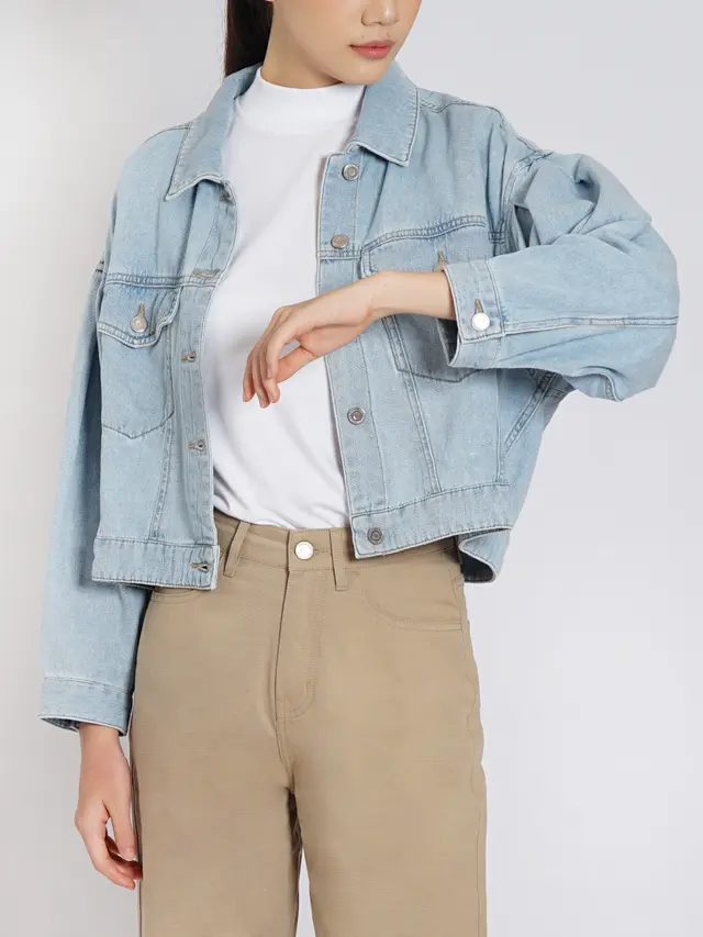 5 Rekomendasi Outfit yang Cocok Digunakan di Musim Hujan