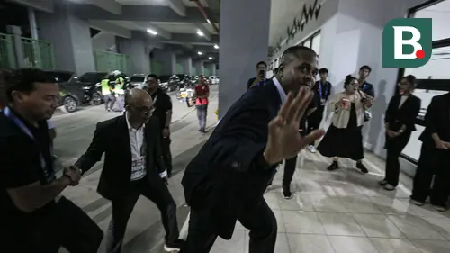 079251600_1738497857-20250202BL_Kedatangan_Patrick_Kluivert_dalam_Laga_Persija_Vs_PSBS_4