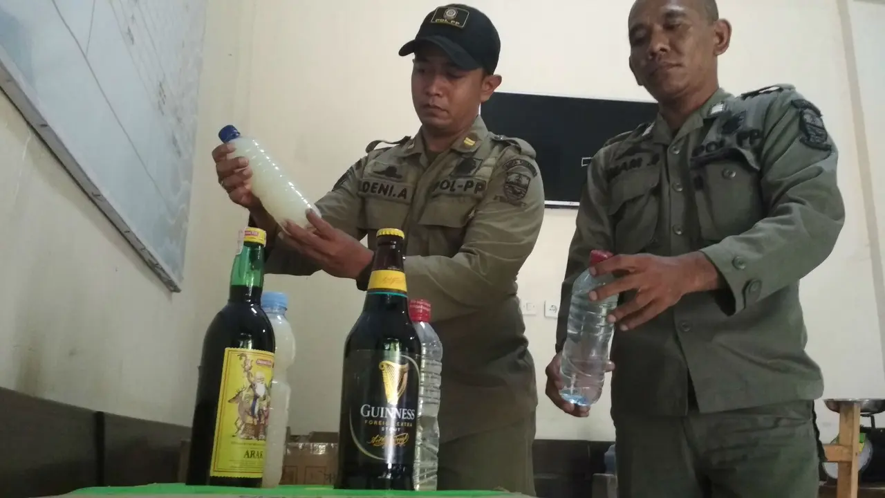 Penjual Miras Di Cirebon Tidak Kapok Dirazia Satpol PP