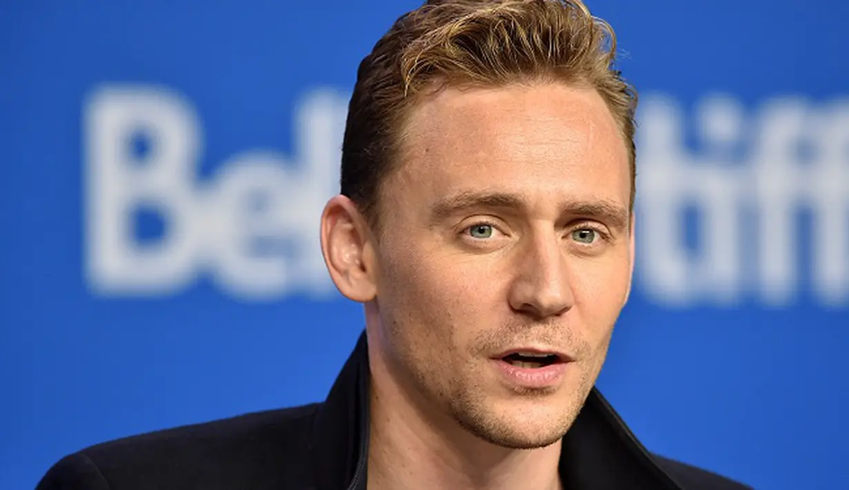 ilm Crimson Peak yang baru saja rilis 16 Oktober 2015 lalu. Film yang dibintangi oleh Tom Hiddleston ini menyuguhkan kisah horor berbalut gotik dan fantasi. (AFP/Bintang.com)