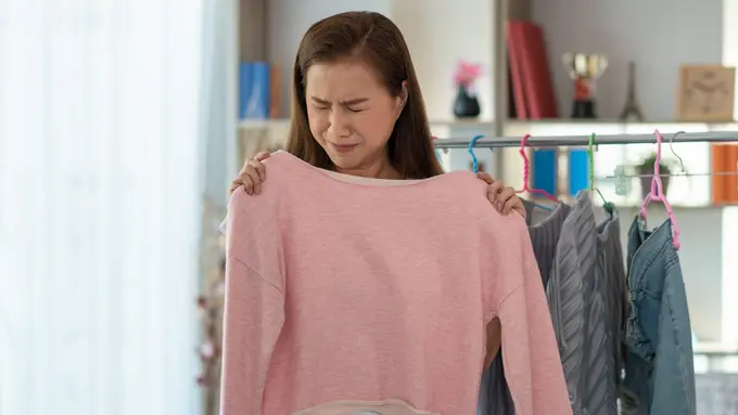 Bingung Gimana Caranya Menghilangkan Bau Apek Pada Baju? Ini Cara Agar Baju Kamu Terbebas Dari Bau Apek