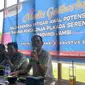 Anggota Bawaslu Provinsi Jambi M Hapis (kanan) saat diskusi mengenai potensi pelanggaran Pilkada serentak 2024 di Jambi, Selasa (27/8/2024). Bawaslu mengklaim telah memitigasi potensi pelanggaran Pilkada. (Liputan6.com/Gresi Plasmanto)