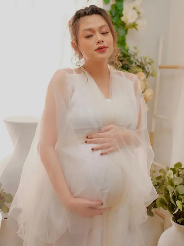 Nantikan Buah Hati, Ini 7 Maternity Shoot Istri Reza Ali Syahbana