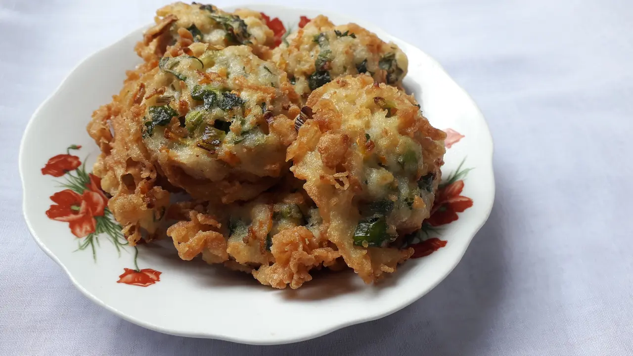 tahu brontak khas padang
