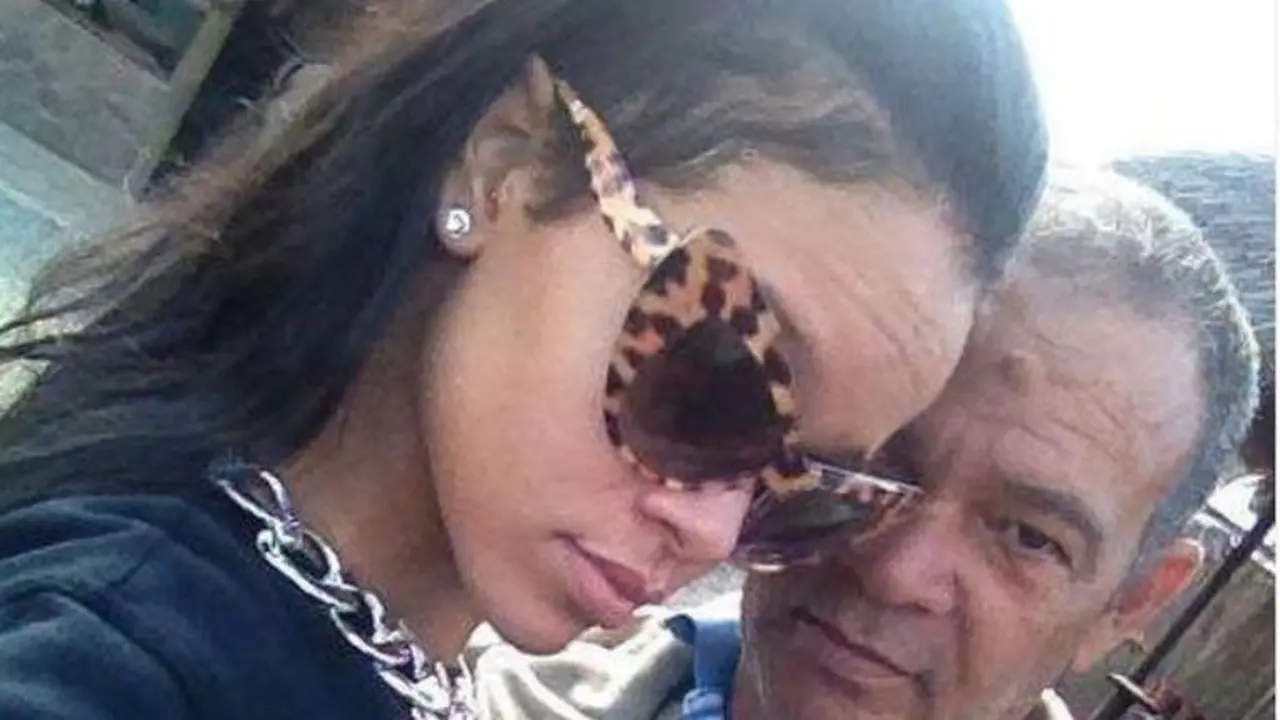 Rihanna dan ayahnya, Ronald Fenty