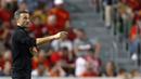 Pelatih Spanyol, Luis Enrique, saat pertandingan melawan Kroasia pada laga UEFA Nations League di Stadion Manuel Martinez Valero, Selasa (11/9/2018). Spanyol menang 6-0 atas Kroasia. (AP/Alberto Saiz)