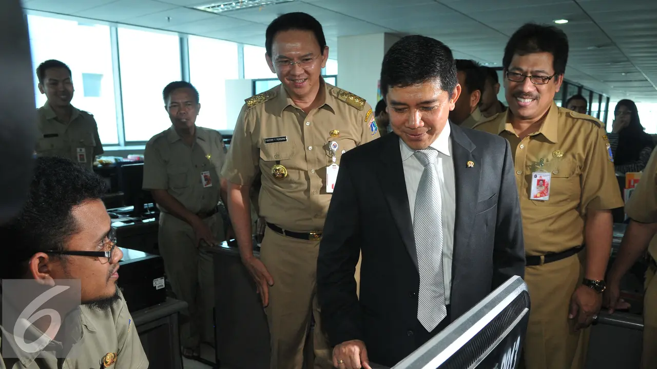 20150722-Menpan RB Sidak PNS-Jakarta-Yuddy Chrisnandi