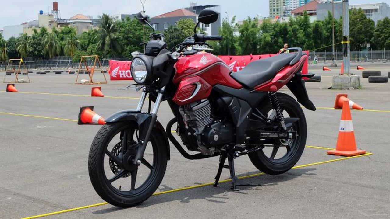 Honda CB150 Verza