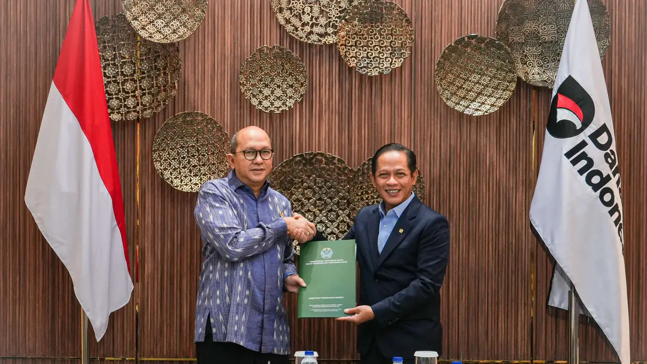 CEO Danantara Rosan Roeslani dan Menteri LH/Kepala BPLH Hanif Faisol Nurofiq.