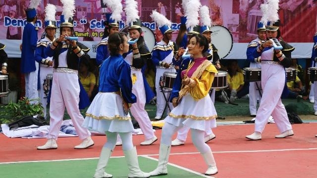 Penampilan drumband warga binaan Lapas Perempuan Pekanbaru dalam peluncuran buku Suara Hati dari Balik Jeruji.