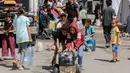 Bantuan air bersih ini untuk memenuhi kebutuhan dasar warga Gaza, khususnya di wilayah-wilayah yang mengalami kesulitan akses terhadap air layak konsumsi. (Eyad BABA/AFP)