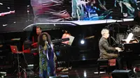 David Foster Buka Konser dengan Bikin Instagram Live