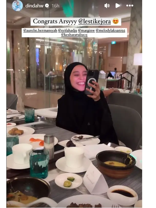 6 Potret Geng Mamayu Bukber Pakai Dresscode Hitam, Rayakan Ultah Melody