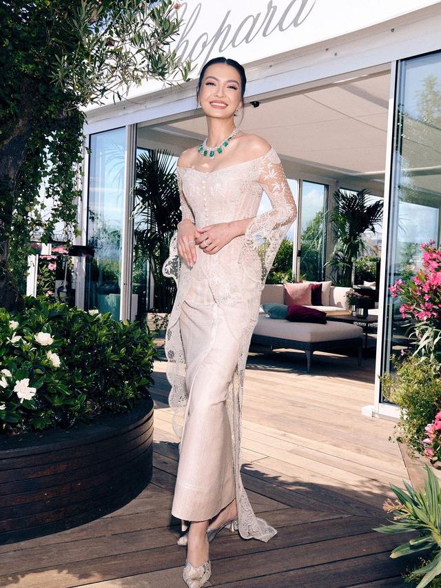 8 Inspirasi Mix and Match Kebaya dari Raline Shah, Mana yang Jadi Favoritmu?