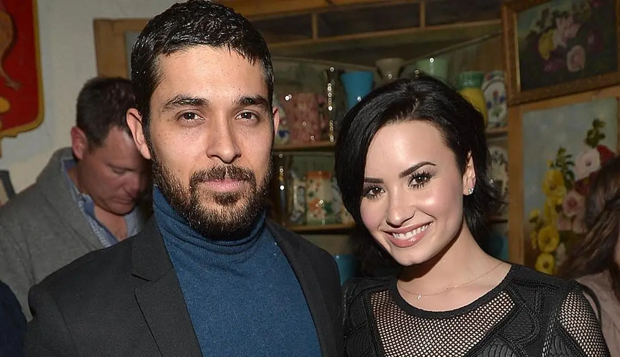 Dilansir dari USMagazine, Wilmer benar-benar hancur usai mendengar kabar Demi mengalami Overdosis. (PopCrush)