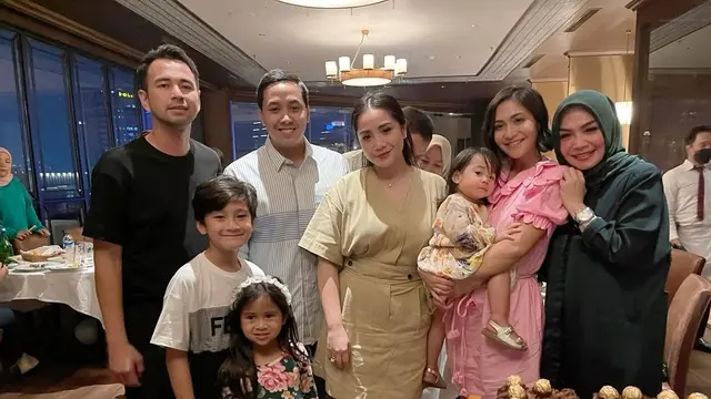 6 Potret Ulang Tahun Rieta Amilia Ibunda Nagita Slavina, Digelar di Resto Mewah