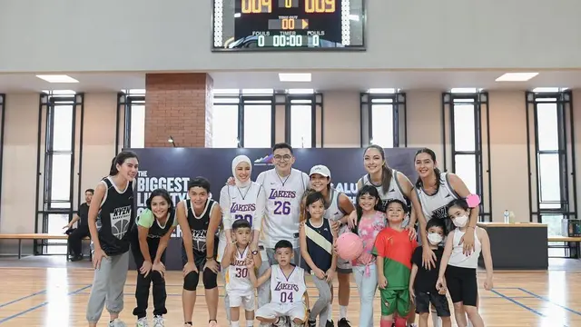 Nabila Syakieb main basket (Sumber: Instagram/nsyakieb85)