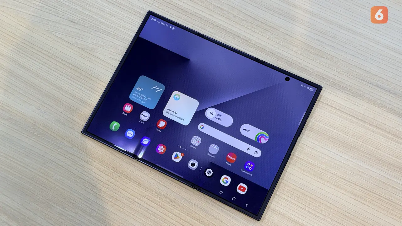 Galaxy Z Trifold