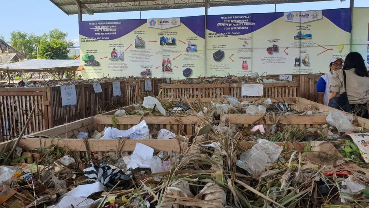 PT PLN (Persero) melalui anak usahanya, PT Indonesia Power Unit Pembangkitan (UP) Bali, mengolah limbah sampah menjadi bahan bakar untuk pembangkit listrik. Langkah ini untuk membantu mengurangi sampah di Kabupaten Klungkung, Bali.