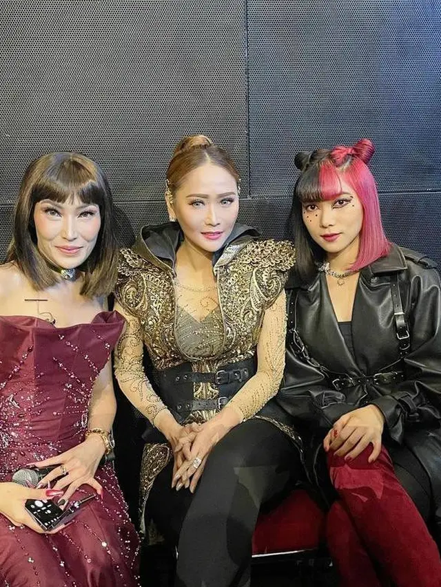 Adu Gaya 10 Artis di AMI Awards 2022, Aurel Hermansyah hingga Inul Daratista Tampil Glamor