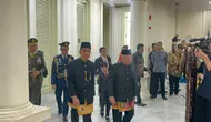 Wakil Presiden (Wapres) RI Gibran Rakabuming Raka, tiba di Istana Wakil Presiden di Jalan Medan Merdeka, Jakarta Pusat, Minggu (20/10/2024) (Liputan6.com/Winda Nelfira)