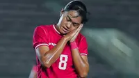 Pemain timnas putri Indonesia Reva Octaviani merobek gawang Kamboja pada final Piala AFF Wanita 2024. (X Timnas Indonesia)