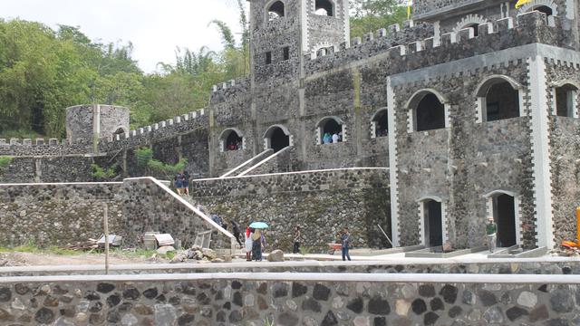 The Lost World Castle