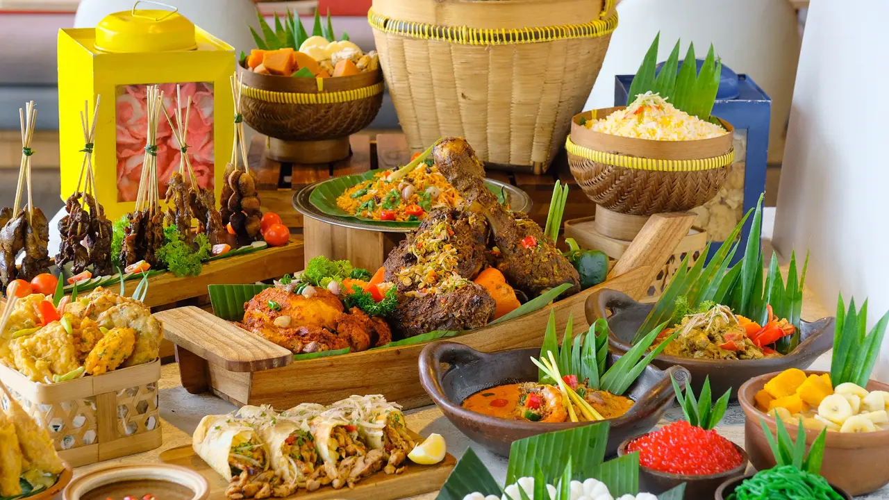 10 Rekomendasi Hotel Mewah yang Sediakan Menu Buka Puasa ala Sultan