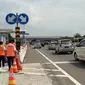 Antrean kendaraan pada H+3 Lebaran di ruas Tol Palikanci Cirebon, mencapai 3 km, Kamis (29/6/2017). (LIputan6.com/Panji Prayitno)